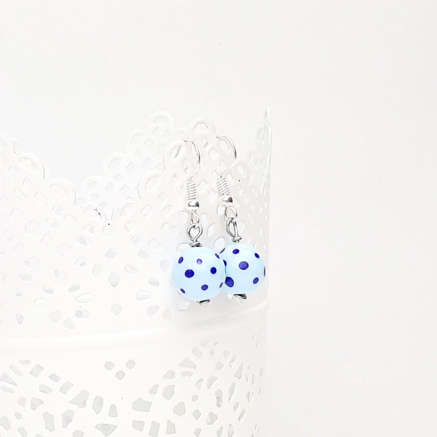 Punkte Ohrringe hellblau