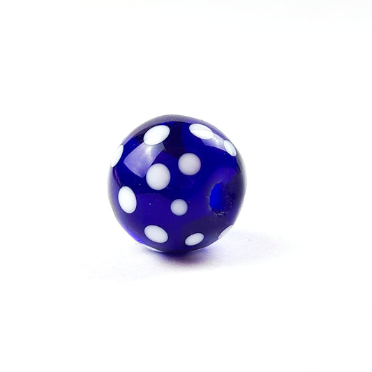 Handgefertigte Glasperle dunkelblau Punkte