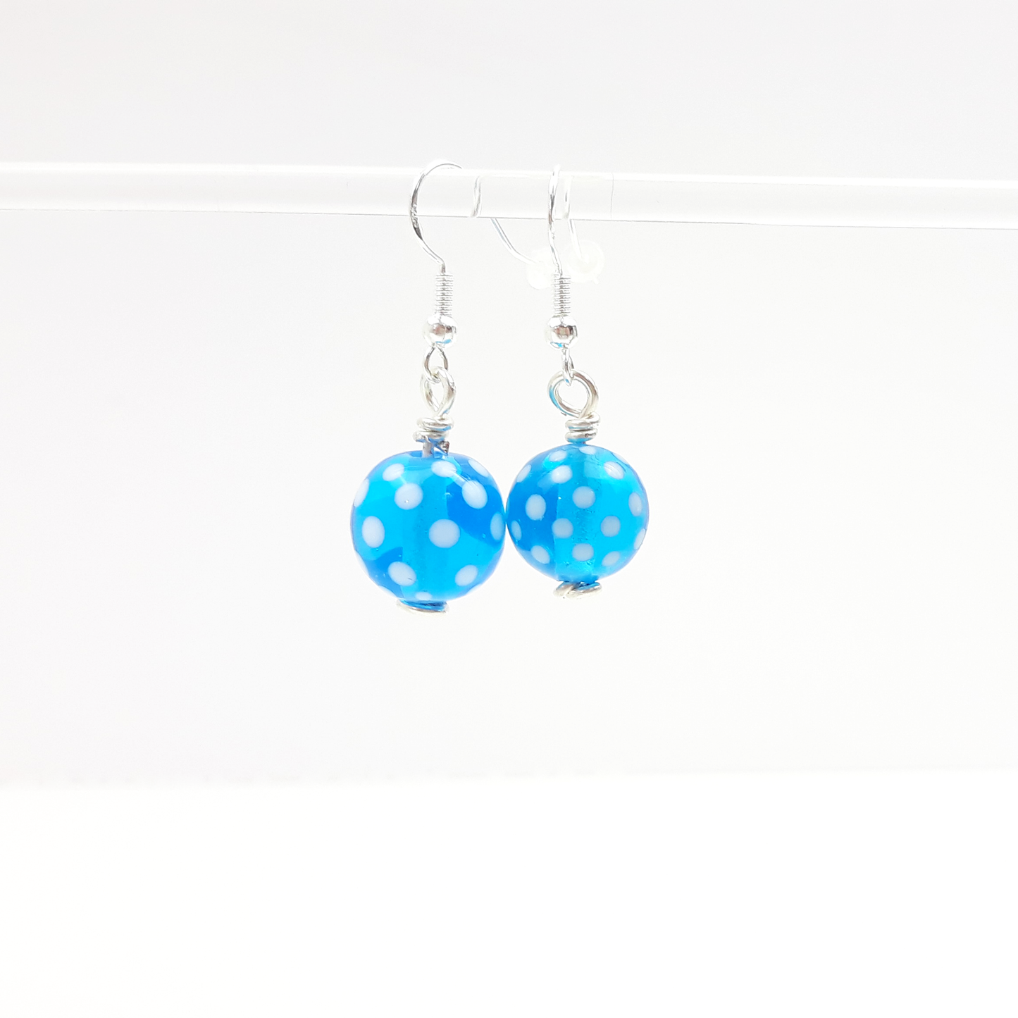 Punkte Ohrringe helltürkis