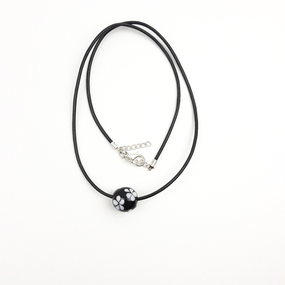 Blümchen Kette schwarz
