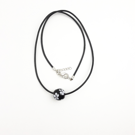 Blümchen Kette schwarz