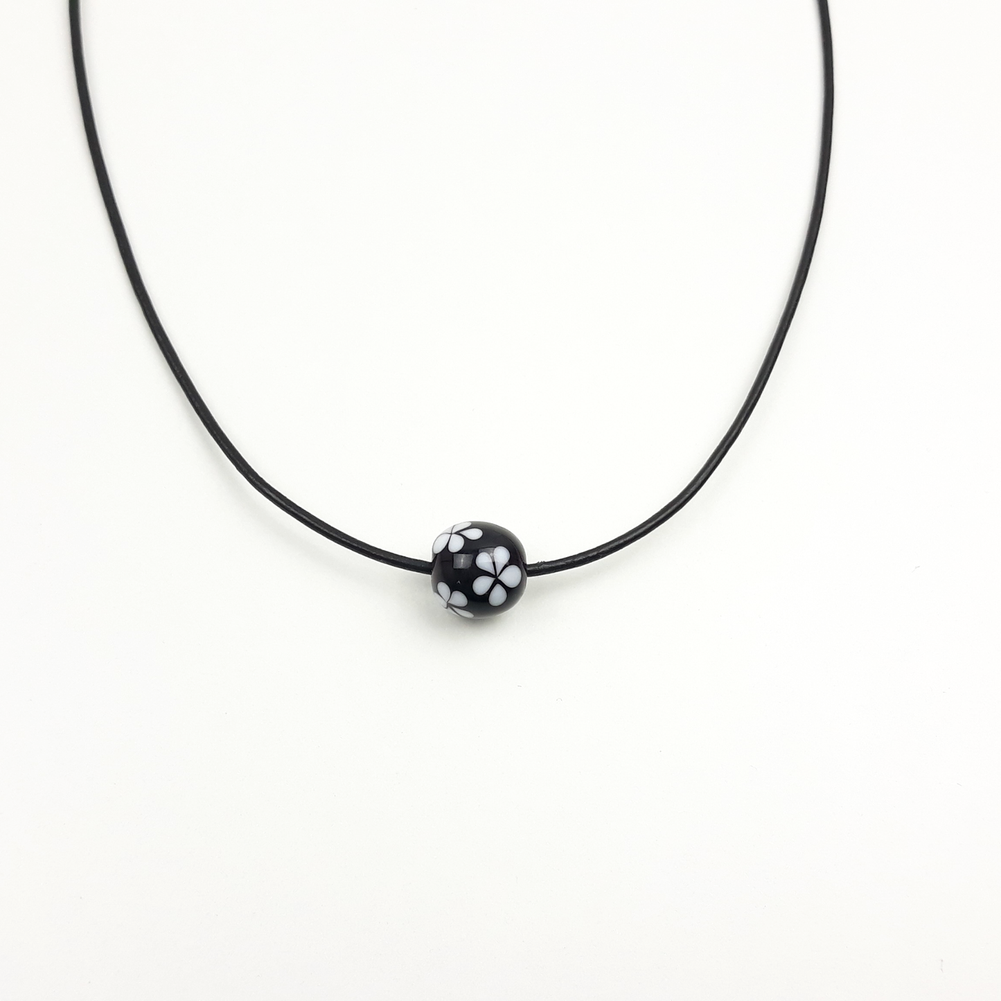 Blümchen Kette schwarz