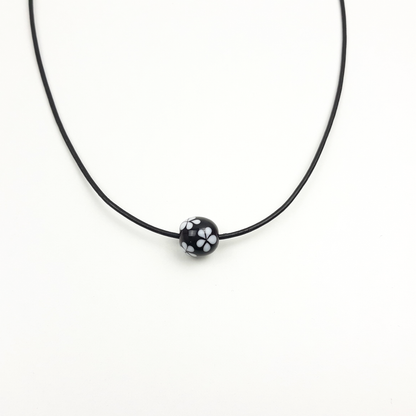 Blümchen Kette schwarz